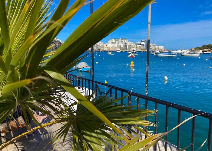 Tigne Sliema Three Bedrooms Apartment